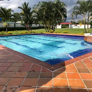  Lodge Turística Natasha - Casa Campestre Y Colombia